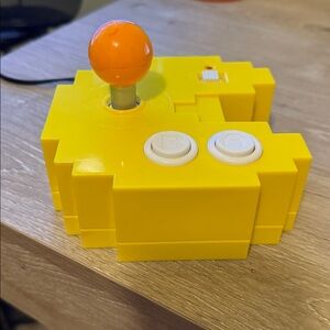 Pac-Man Namco Ban-Dai Vintage (80’s) Plug & Play Game Console. 12 video games